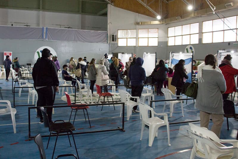Aplican segundas dosis de AstraZeneca y de Sinopharm en Viedma