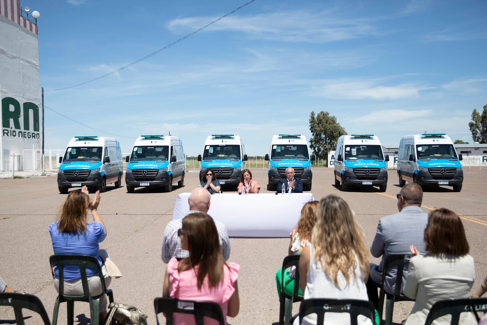 Las ambulancia entregadas por Nación a la Provincia son para Sierra Grande, Río Colorado, Cipolletti, Regina, San Antonio y Choele