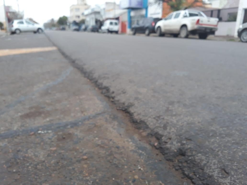 Asfaltarán los costados de las calles que no fueron reasfaltadas en la gestión anterior en Viedma