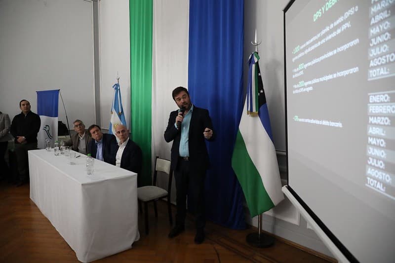 El Gobernador presentó un nuevo Plan Provincial de Obras Públicas para Rio Negro