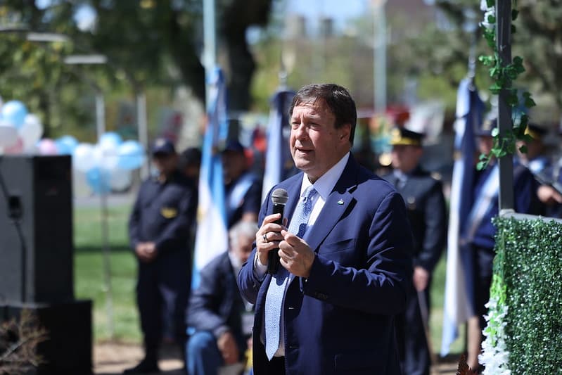 «El Estado tiene más empleados de los que necesita, y no se puede privar al Estado de controlar las licencias»