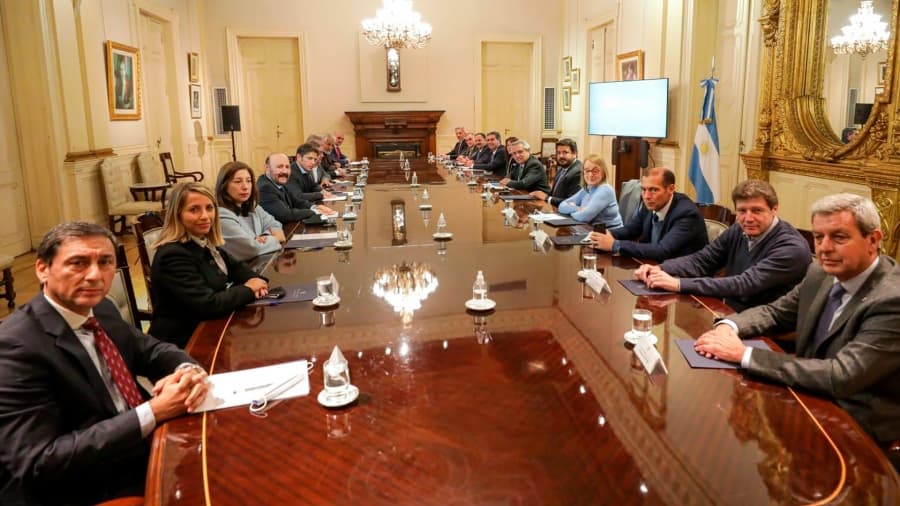 Con la participación de varios Gobernadores, Fernández presentó el proyecto para elevar el número de miembros de la Corte