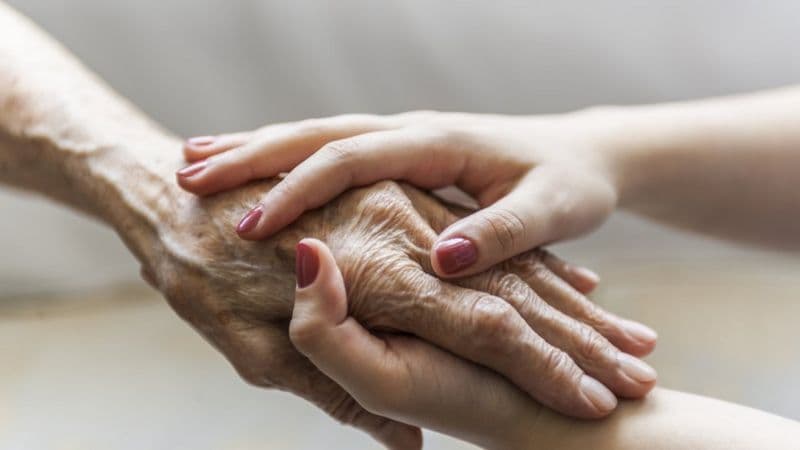 Perdió la herencia al comprobarse que maltrató a su pareja que era 47 años mayor que ella