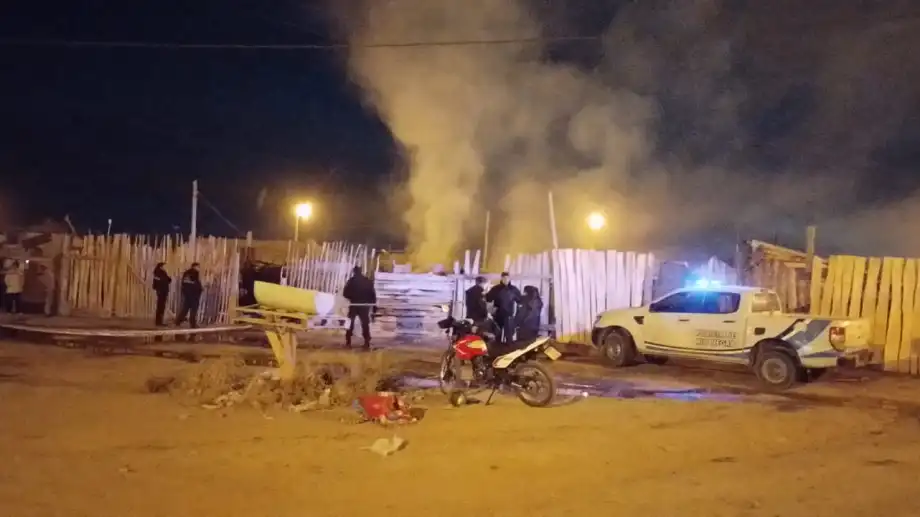Muere una niña de 5 años y su madre en un incendio, el padre pudo salvar a dos chicos de 4 y 6 años fue en Allen