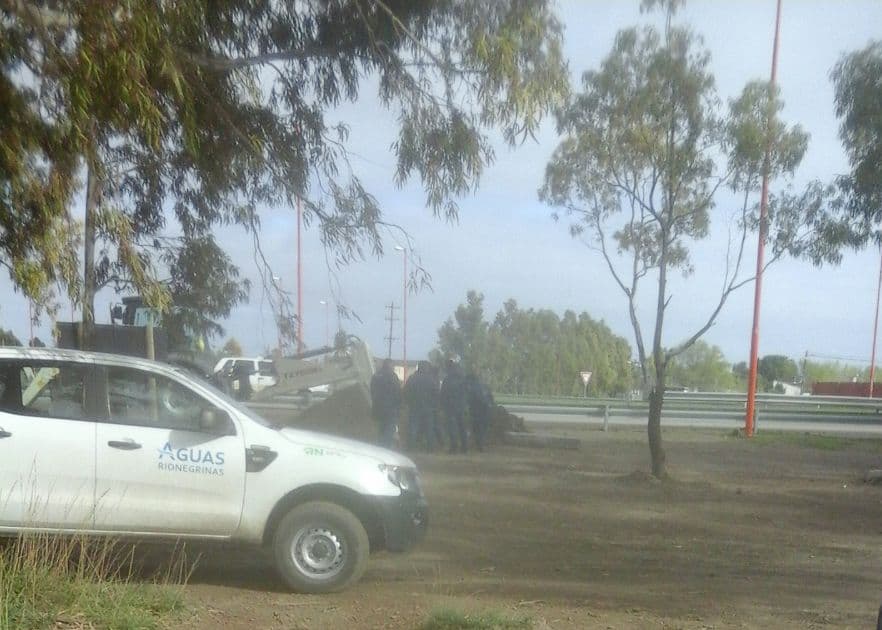 Por trabajos de empalme, hay corte total de agua este sábado en Viedma