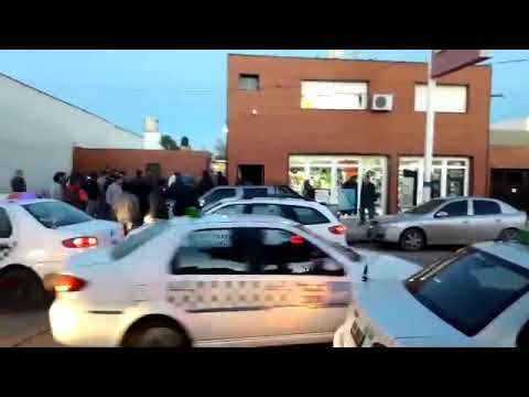 Condenaron a los taxistas que golpearon al verdulero a cumplir horas comunitarias y pagar dinero en efectivo