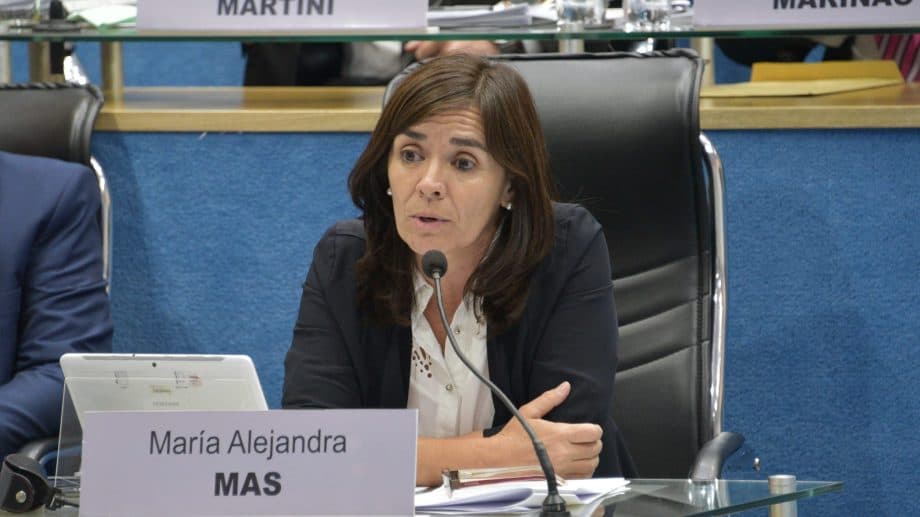 «Los casos de Covid crecen exponencialmente en toda la provincia y el gobierno no invirtió lo necesario», según la legisladora Mas