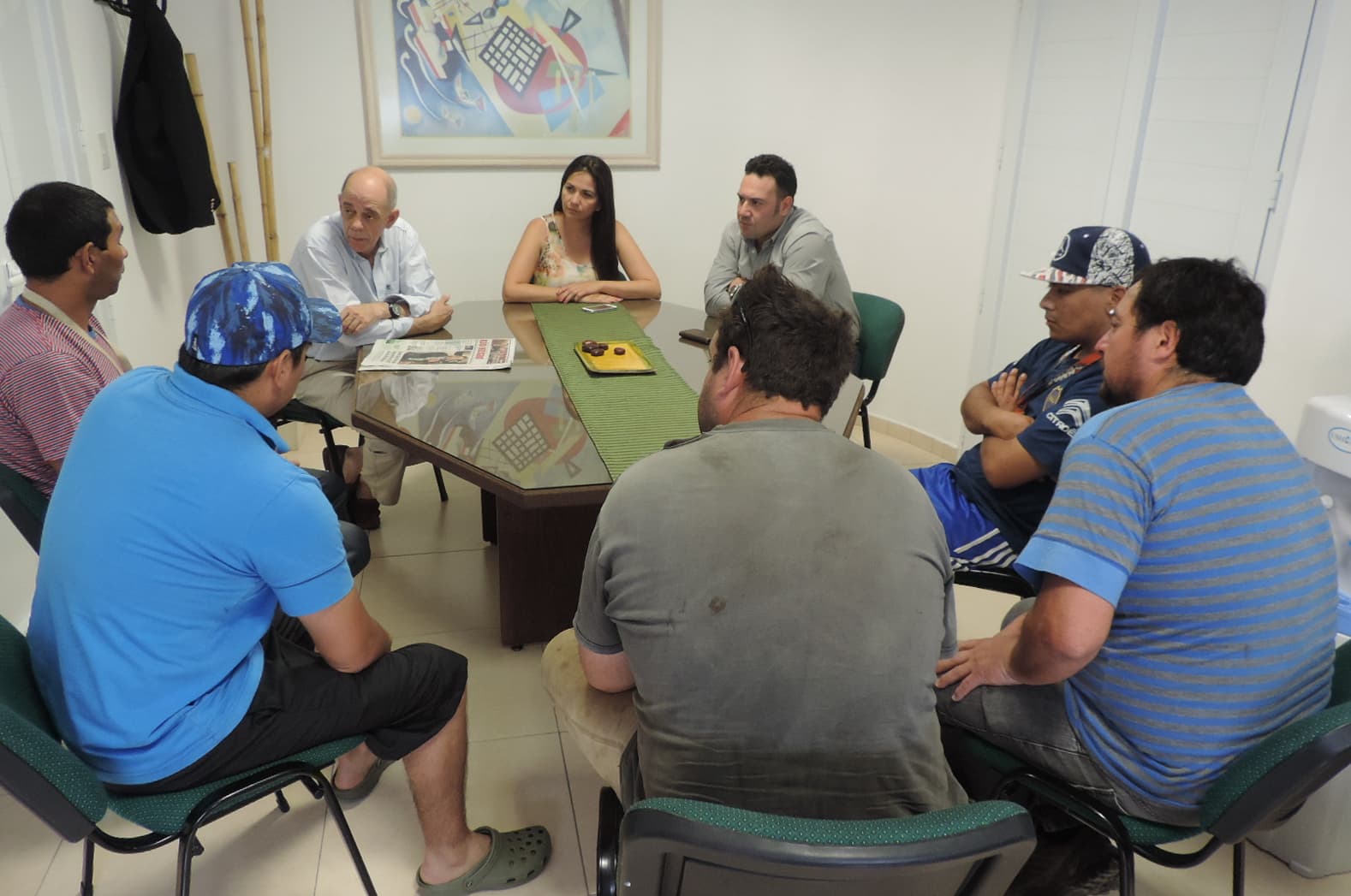 Los concejales del FpV se reunieron con los trabajadores despedidos de la empresa de cerámicos