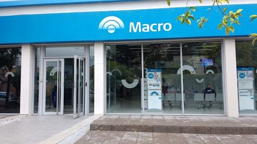 Indemnizarán a una persona que fue al banco y se cayó en una rampa peligrosa