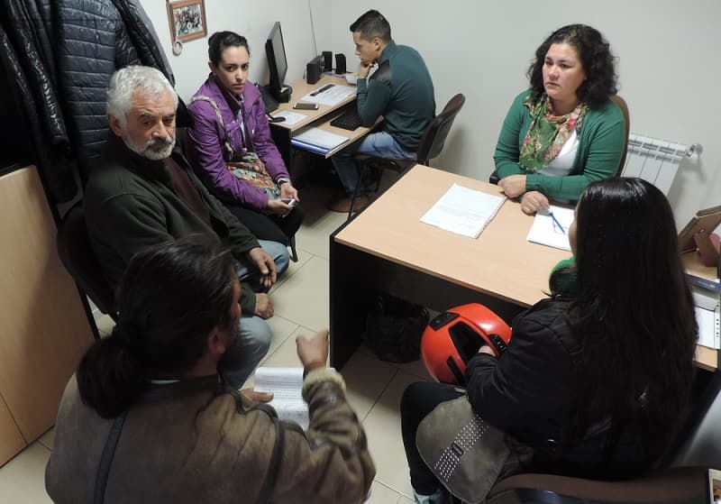 Buscan mejorar la situación de 60 familias que están sin luz y sin agua potable