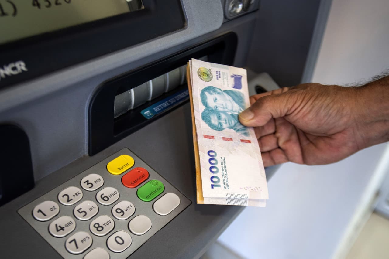 El Gobierno paga este viernes la mitad del bono a los estatales provinciales