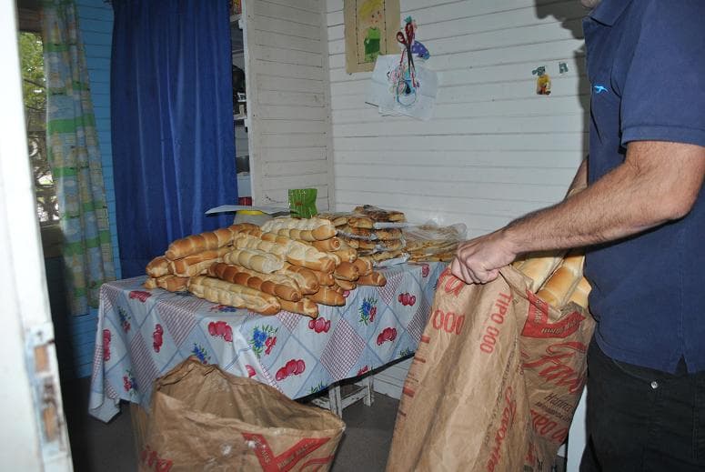 Mas de 100 kilos de pan y varias docenes de facturas fueron decomisados por inspectores municipales de Patagones