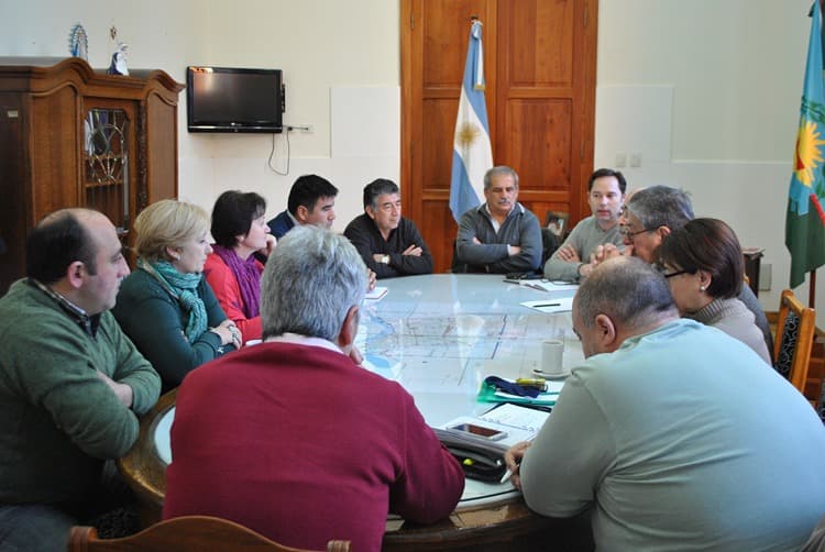 «Por respeto hacia la población no avalamos a la gente que no va a trabajar» dijo el concejal Madarieta
