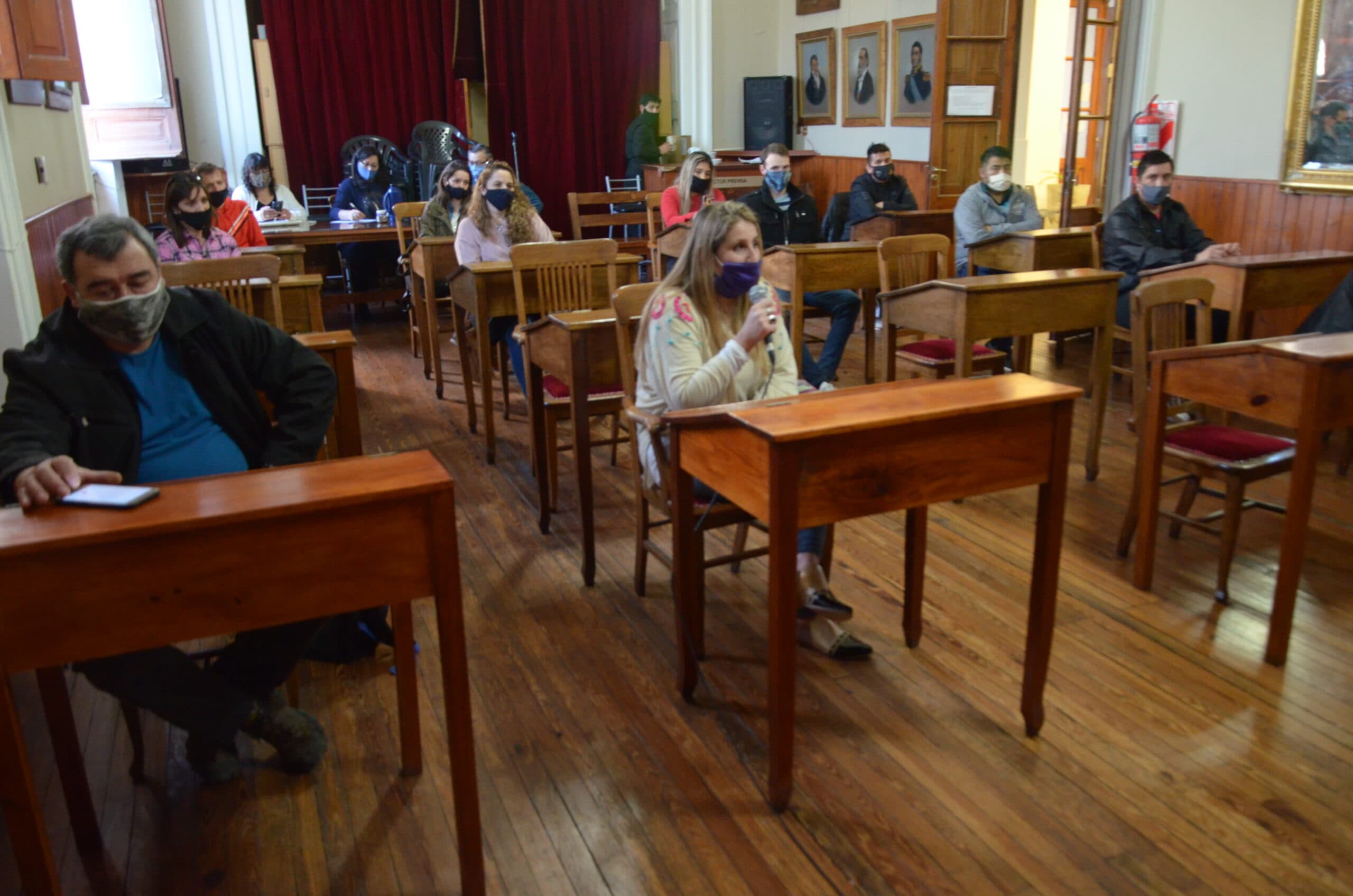 Adjudicatarios del Procrear de Patagones que no pueden acceder a sus casas se reunieron con Zara y concejales