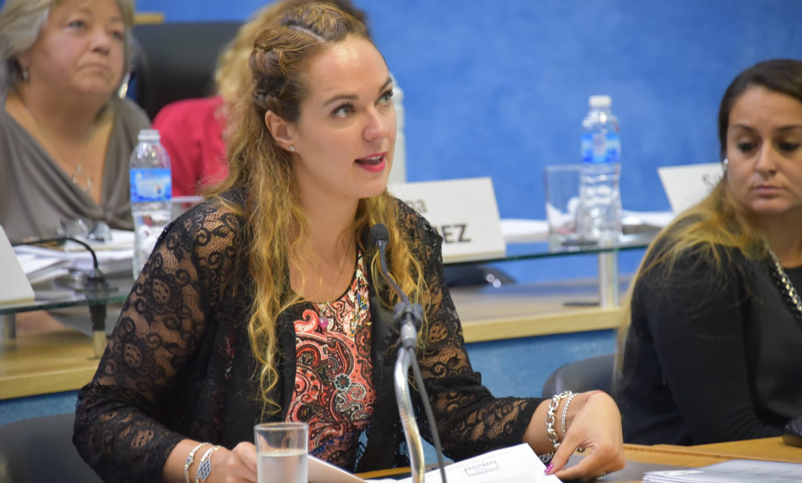 Díaz en su informe repaso los problemas medioambientales por derrames de petróleos y vertido de contaminantes en el río Negro