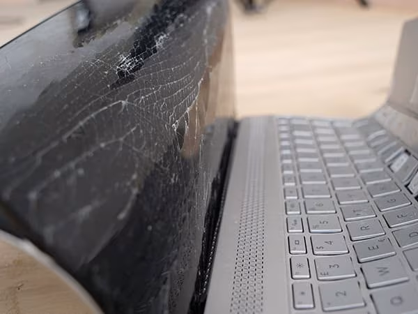 Un vendedor de computadoras de Viedma fue condenado por arreglar mal una notebook