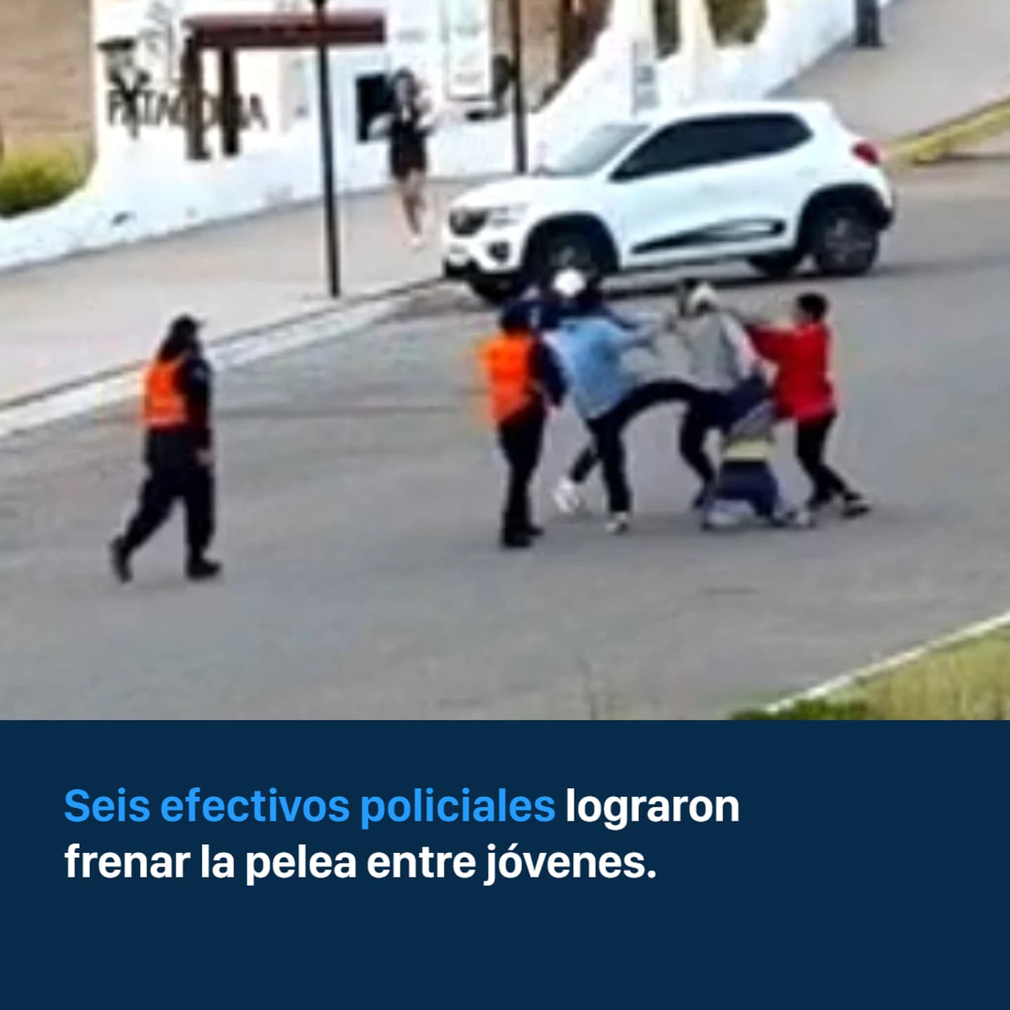 TN mostraba el amanecer de Las Grutas y un grupo de jóvenes se agarró a trompadas