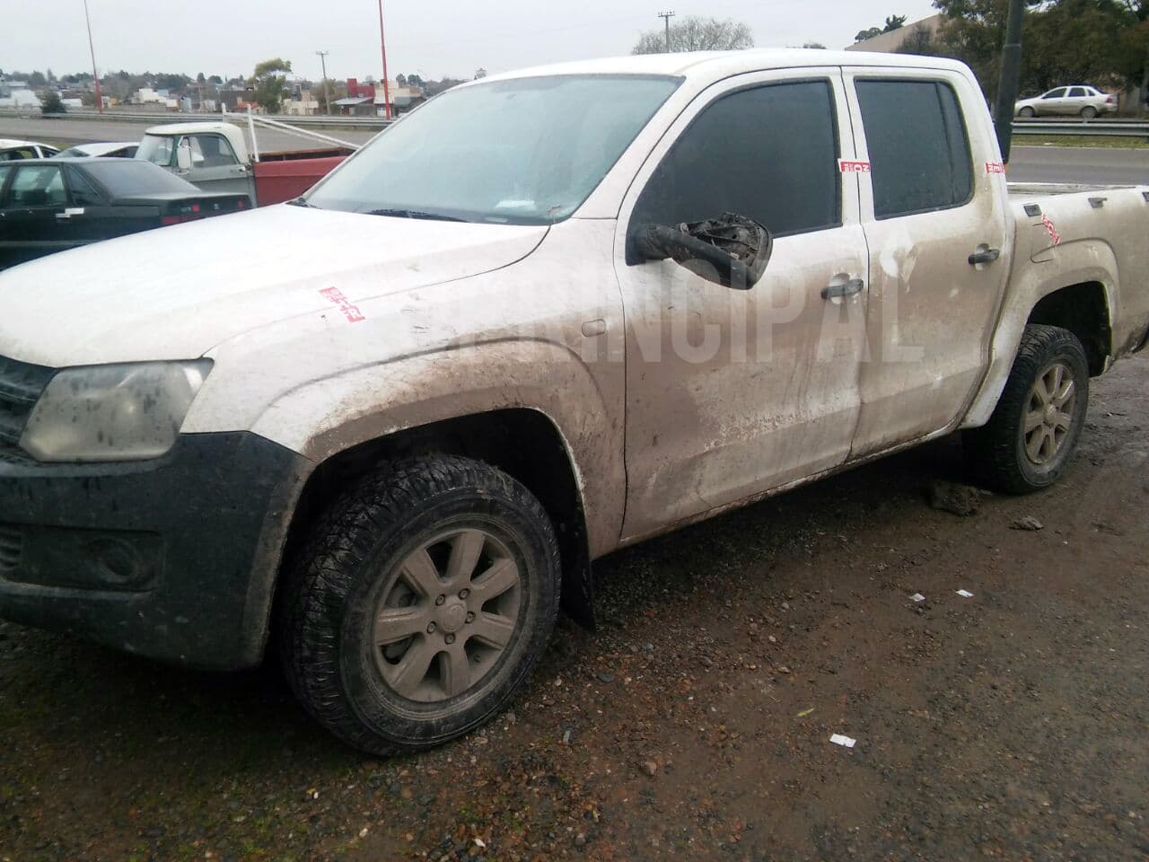 Hacían maniobras peligrosas estando ebrios, fueron detenidos y le secuestraron la camioneta