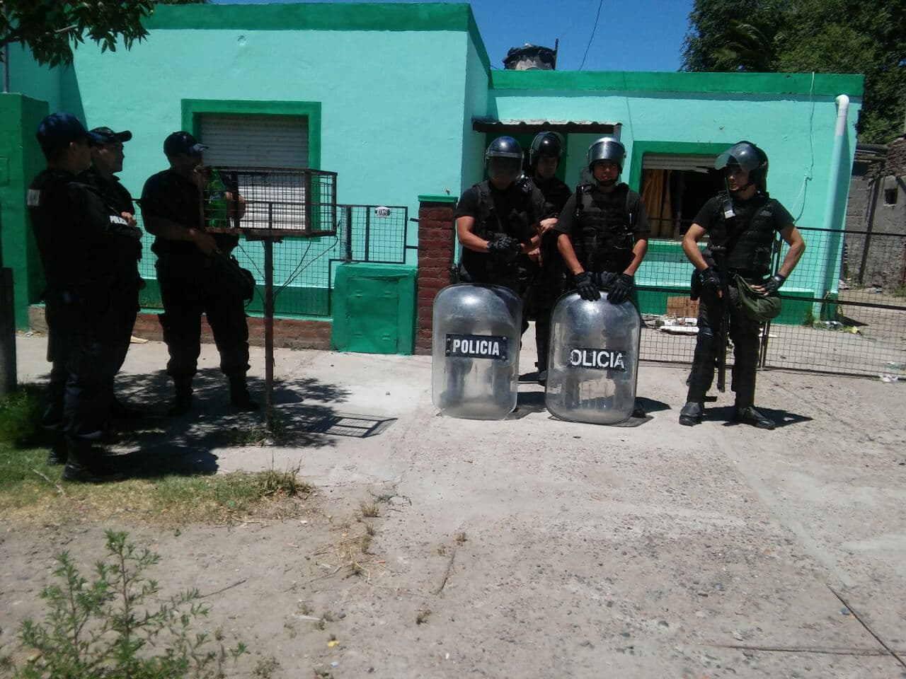 Mataron a un policía en Viedma, hay tres menores demorados