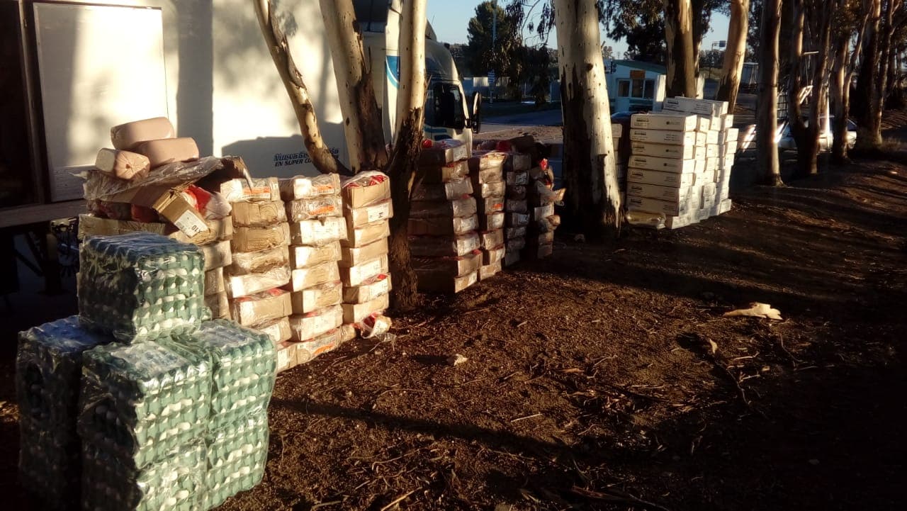 Decomisan 2,7 toneladas mercadería y 735 docenas de huevos en el control de Senasa del km 714 de la Ruta Nº 3