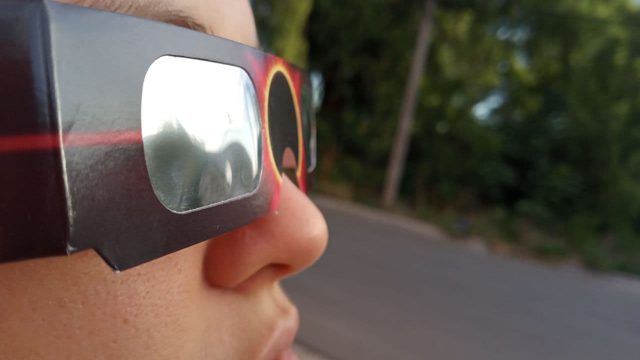 Habilitarán la pista y el predio del aeropuerto para que la gente vea el eclipse