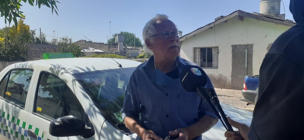 Le robaron a un taxista, fueron tres mujeres menores, la justicia las entregó a sus padres