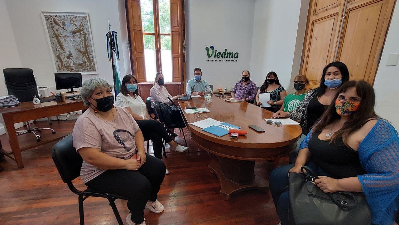 Aumento salarial y bono de fin de año para los municipales de Viedma