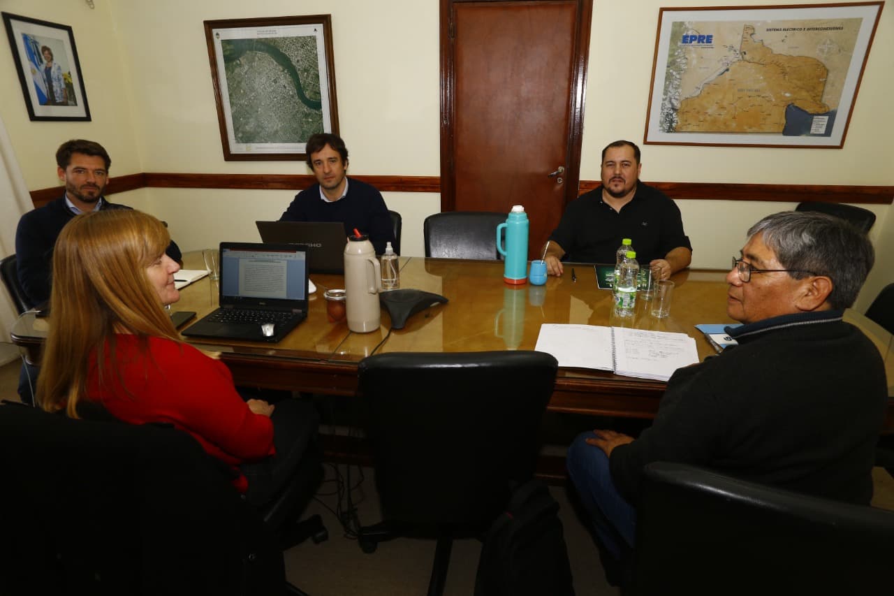 En la reunión con los gremios el Gobierno presentó una nueva oferta salarial