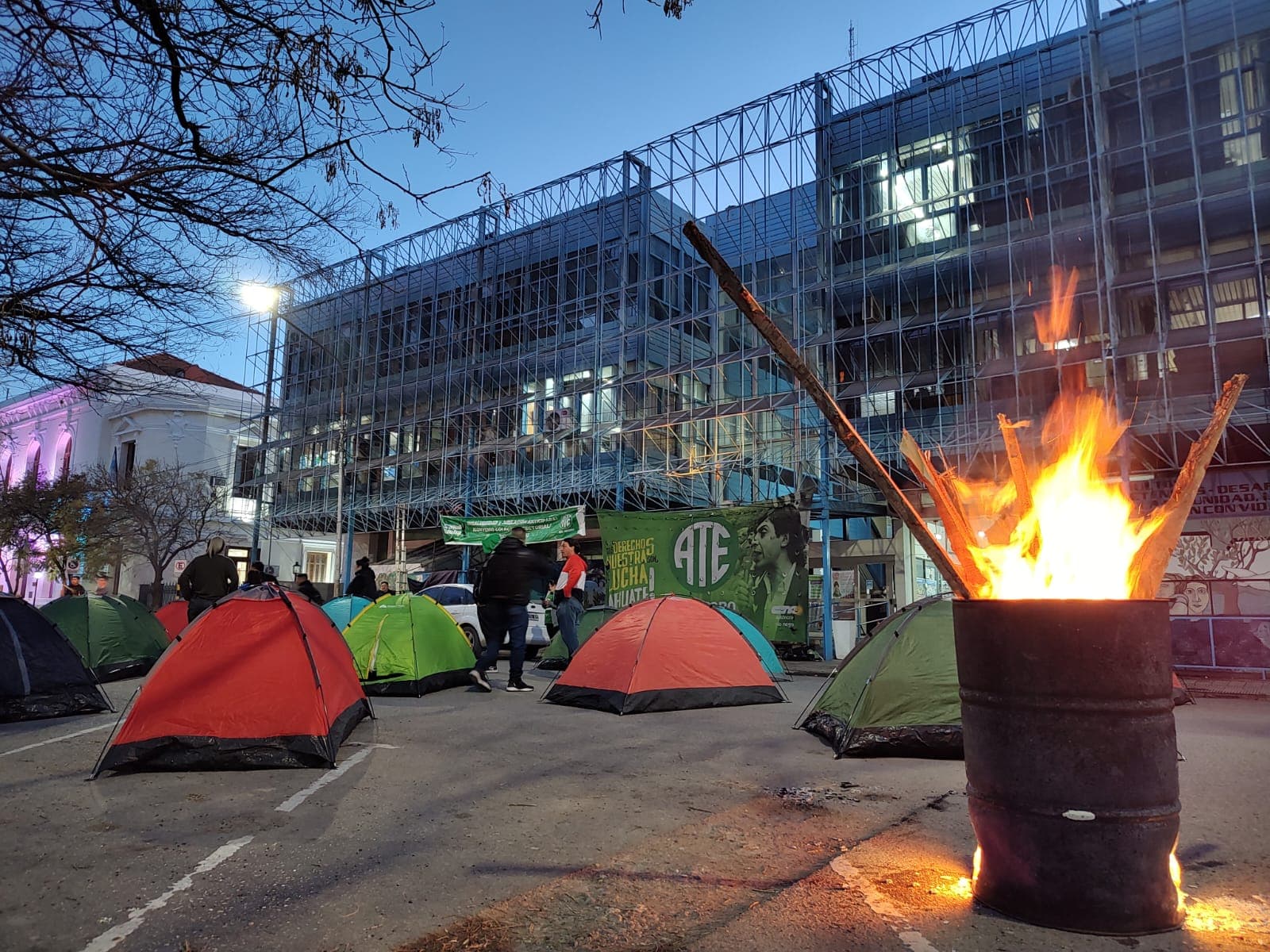 ATE acampa frente al ministerio de Salud de Rio Negro
