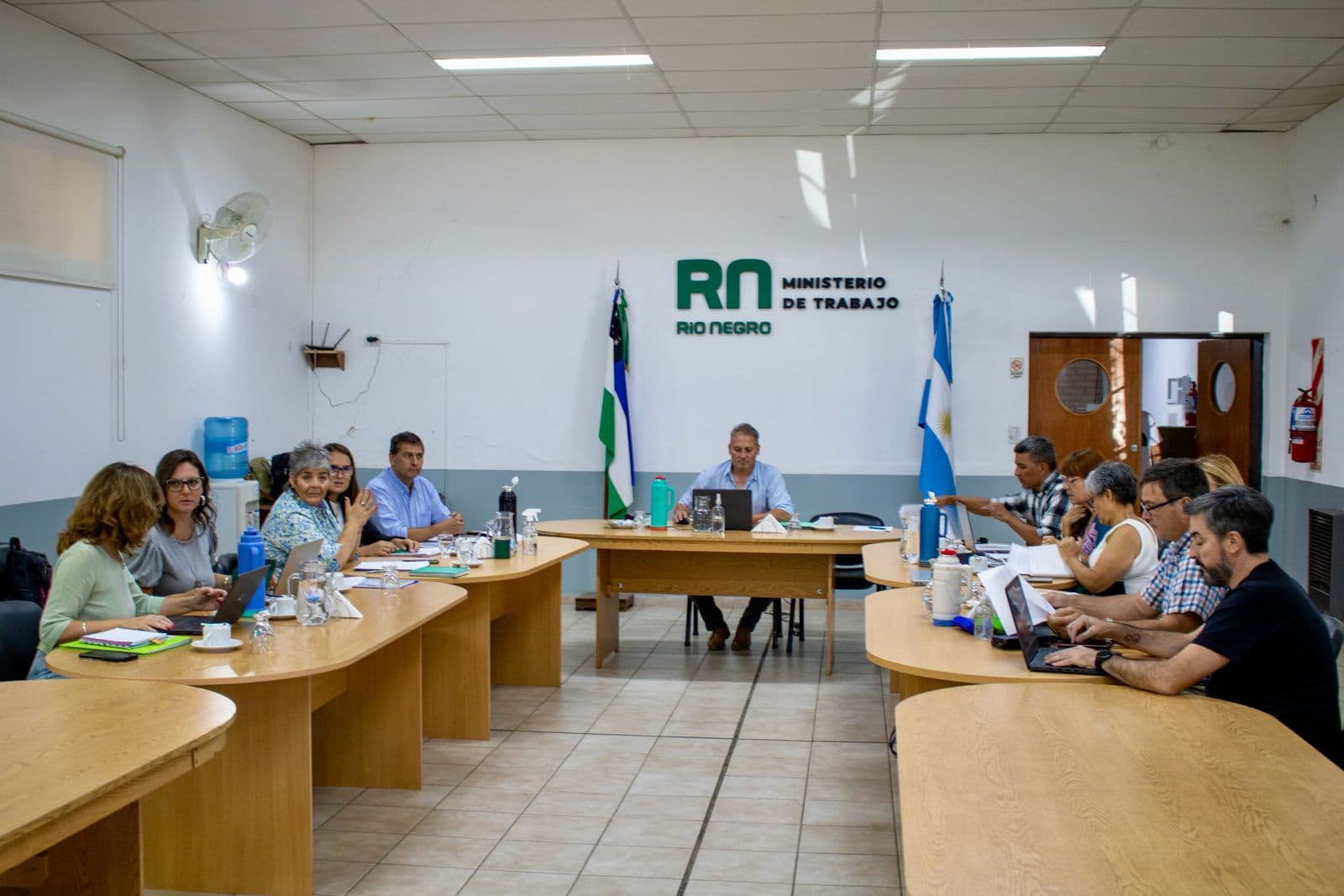 La provincia se hará cargo de los fondos recortados por Nación a los docentes y pagará un bono