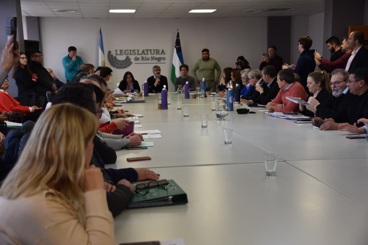 Fue presentado en comisiones legislativas el proyecto para prorrogar contratos petroleros