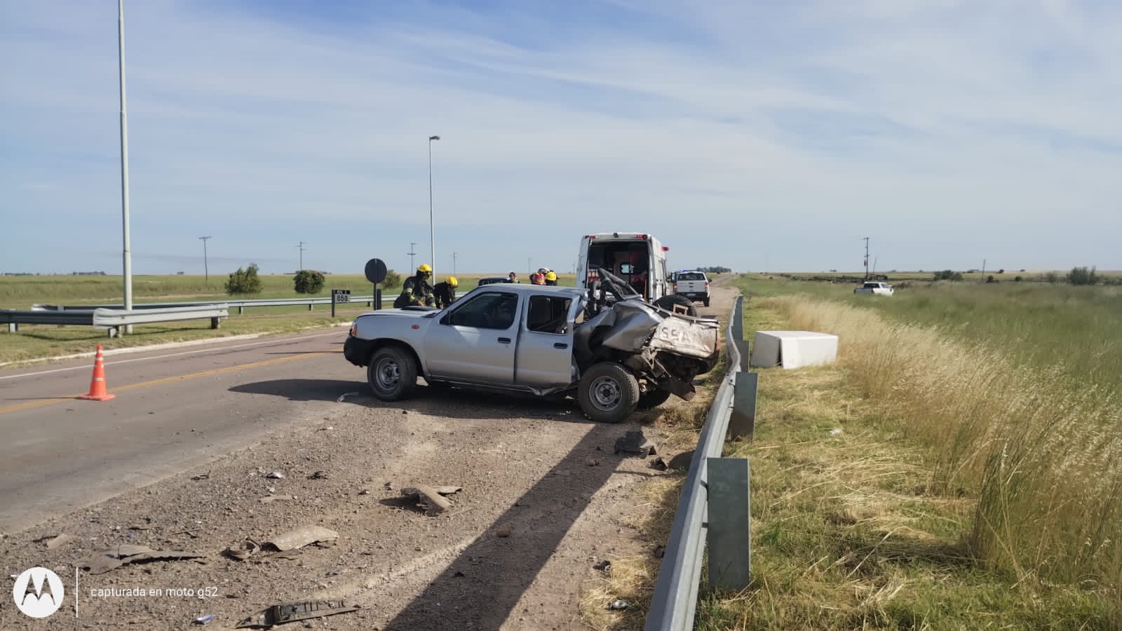 Un fuerte impacto en el ingreso a Villalonga entre dos camionetas