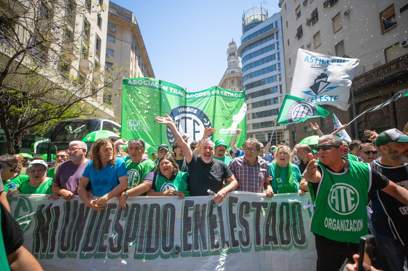 «El salario mínimo se tornó inservible y el Gobierno sólo busca ajustar los programas sociales»