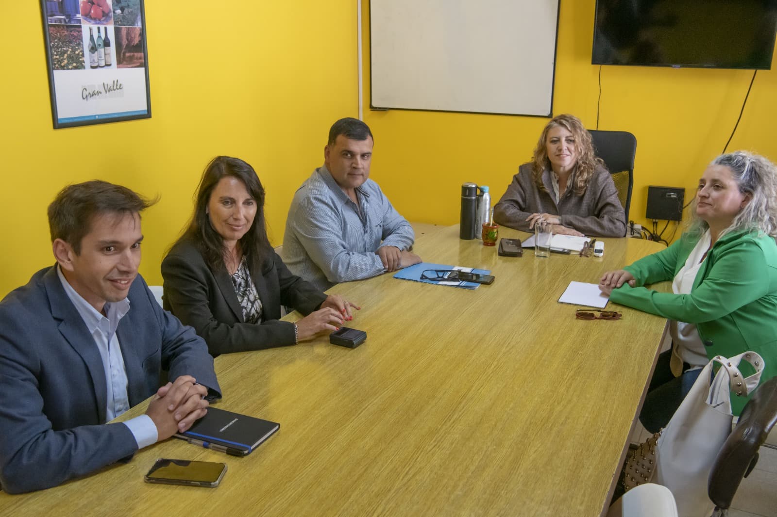 Aumento de porcentajes mensuales hasta mayo y suma fija, ofreció el Gobierno a los estatales