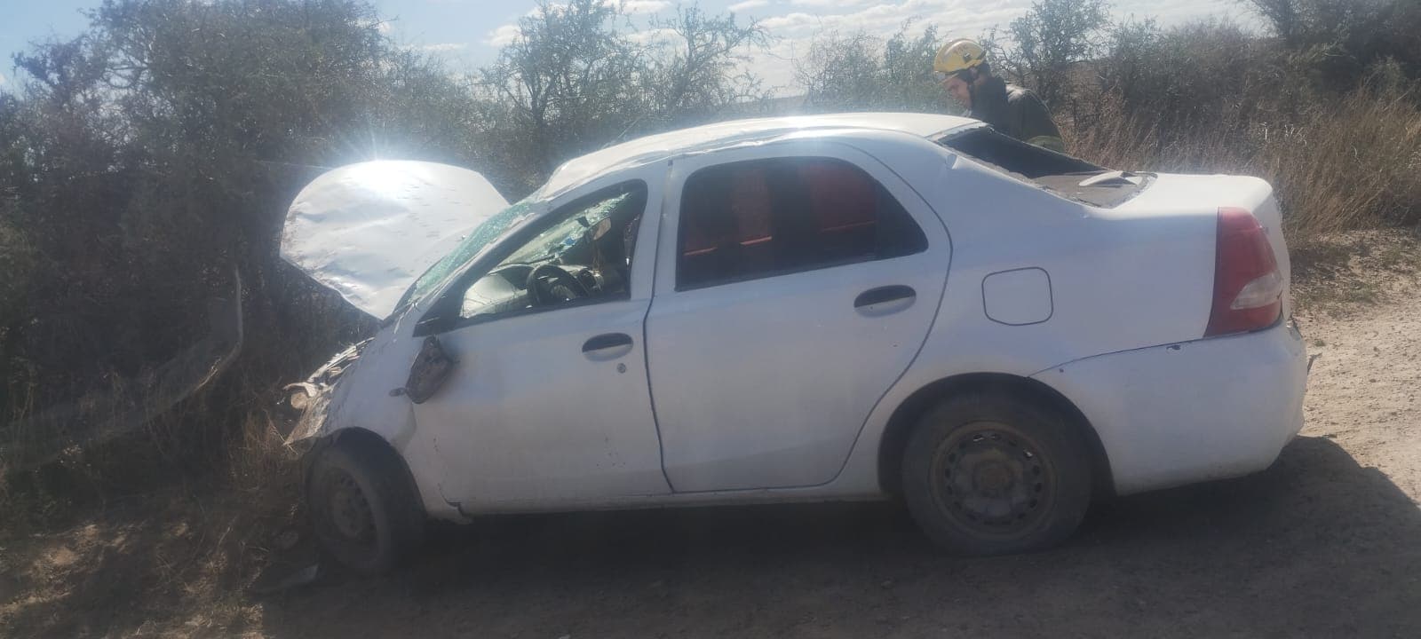 Volcó en un camino vecinal cerca de Carmen de Patagones y fue hospitalizado
