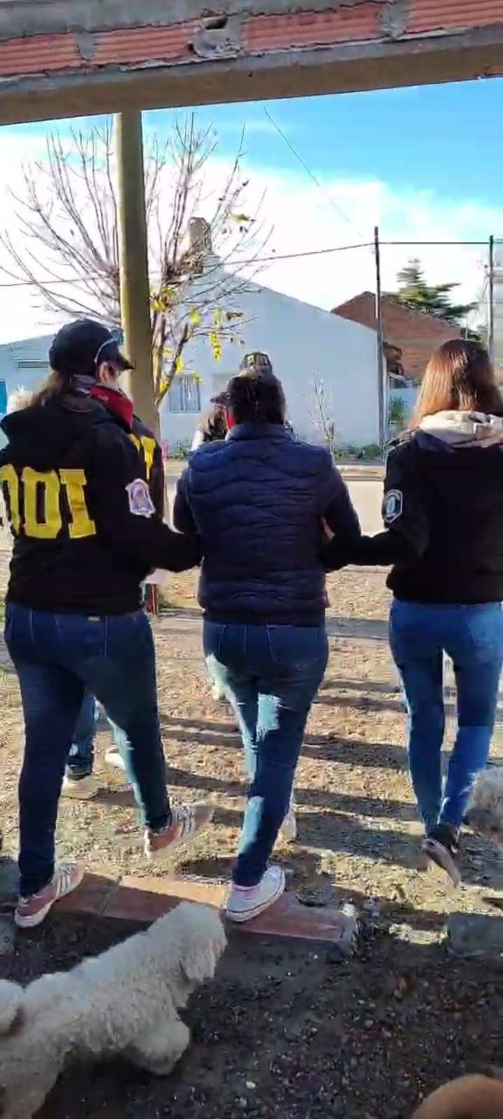 Detuvieron a una mujer en Stroeder por suministrarle marihuana a un menor de edad