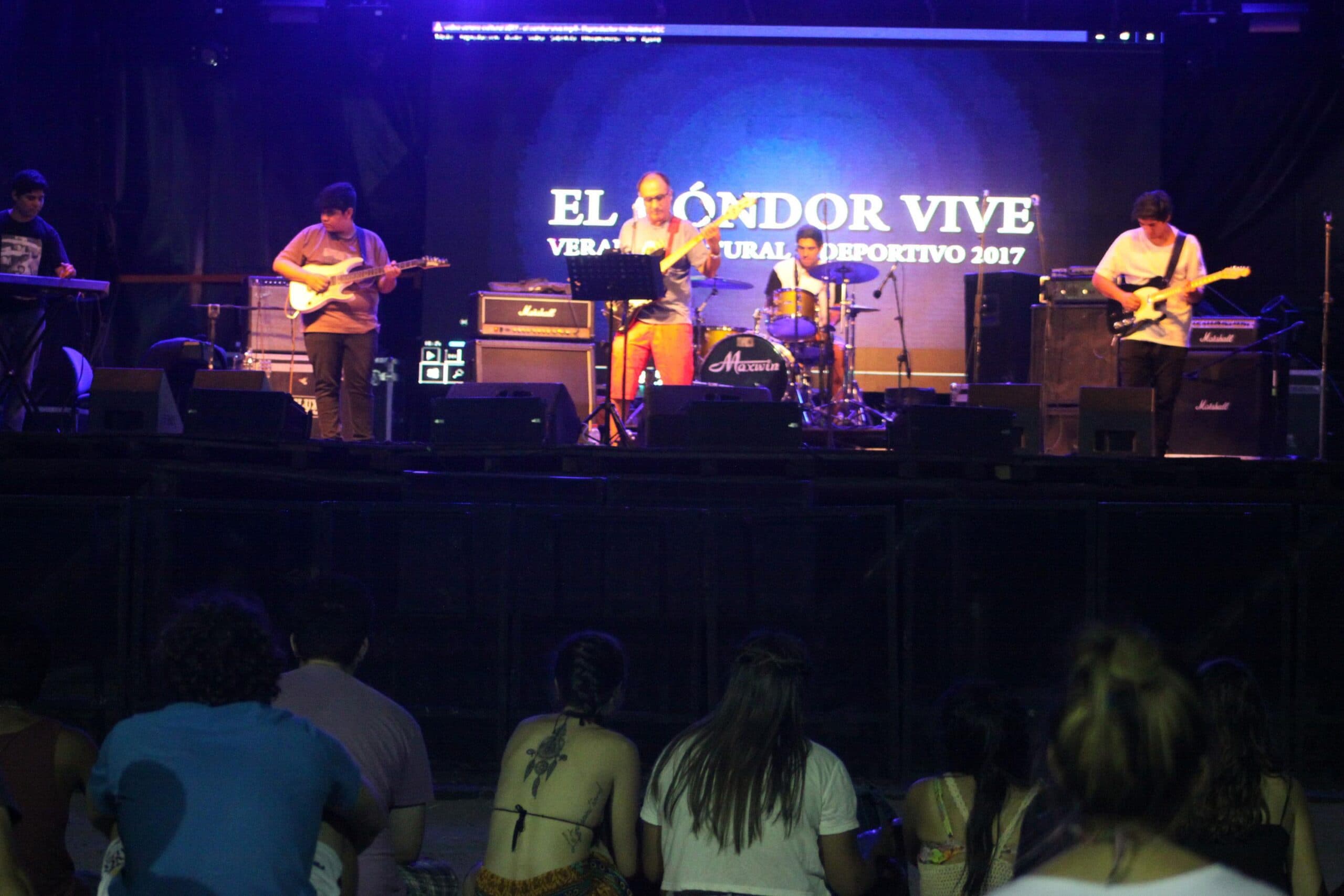 El festival “El Cóndor Rock” cerró la Fiesta del Mar y el Acampante