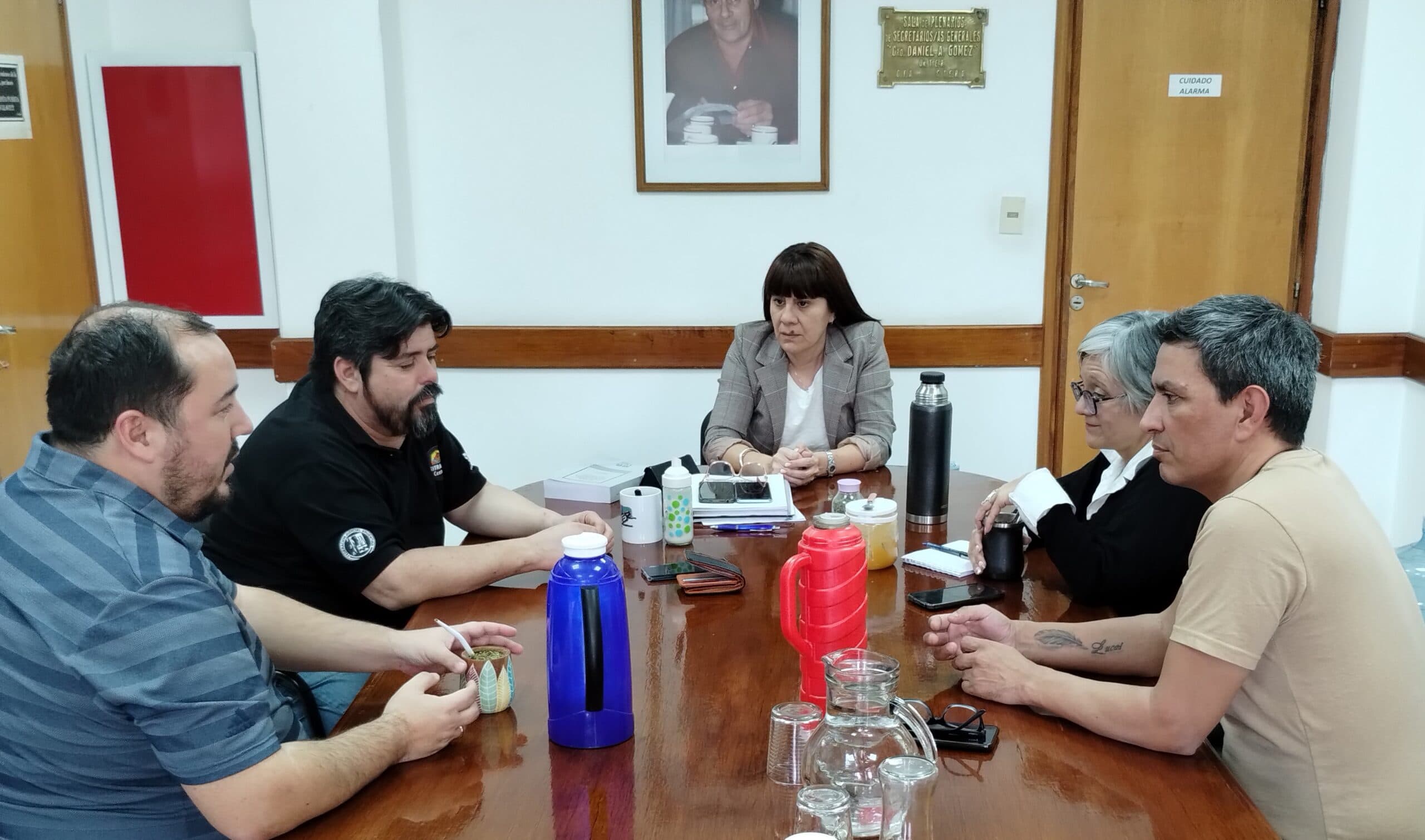 Gremios piden al Gobierno urgente convocatoria a paritarias en las próximas 72 horas