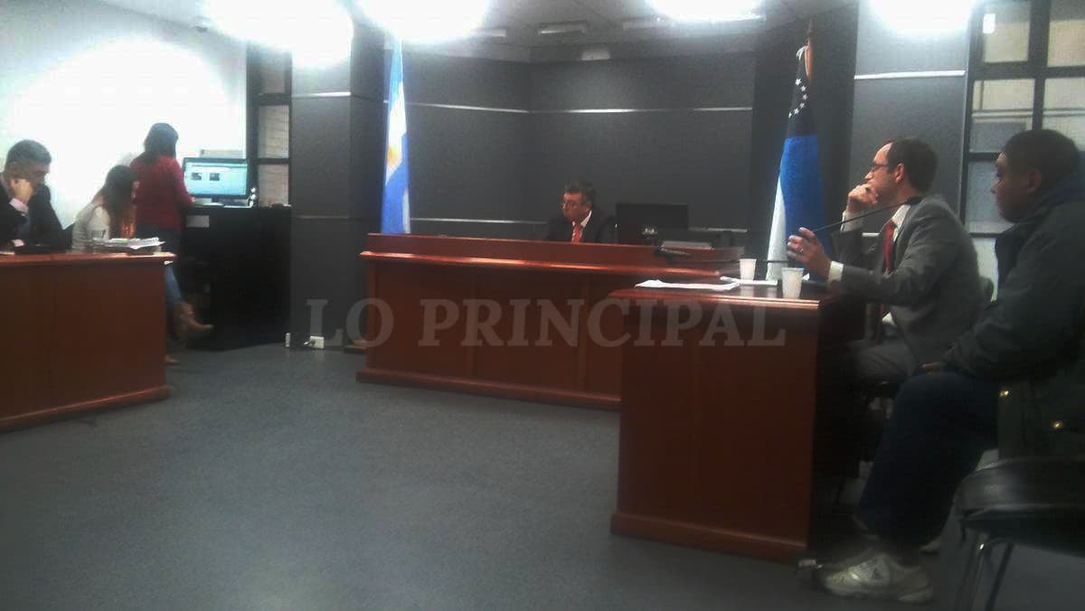 Piden un mes de prisión por apuñalar a una persona y romper los vidrios de un vehículo