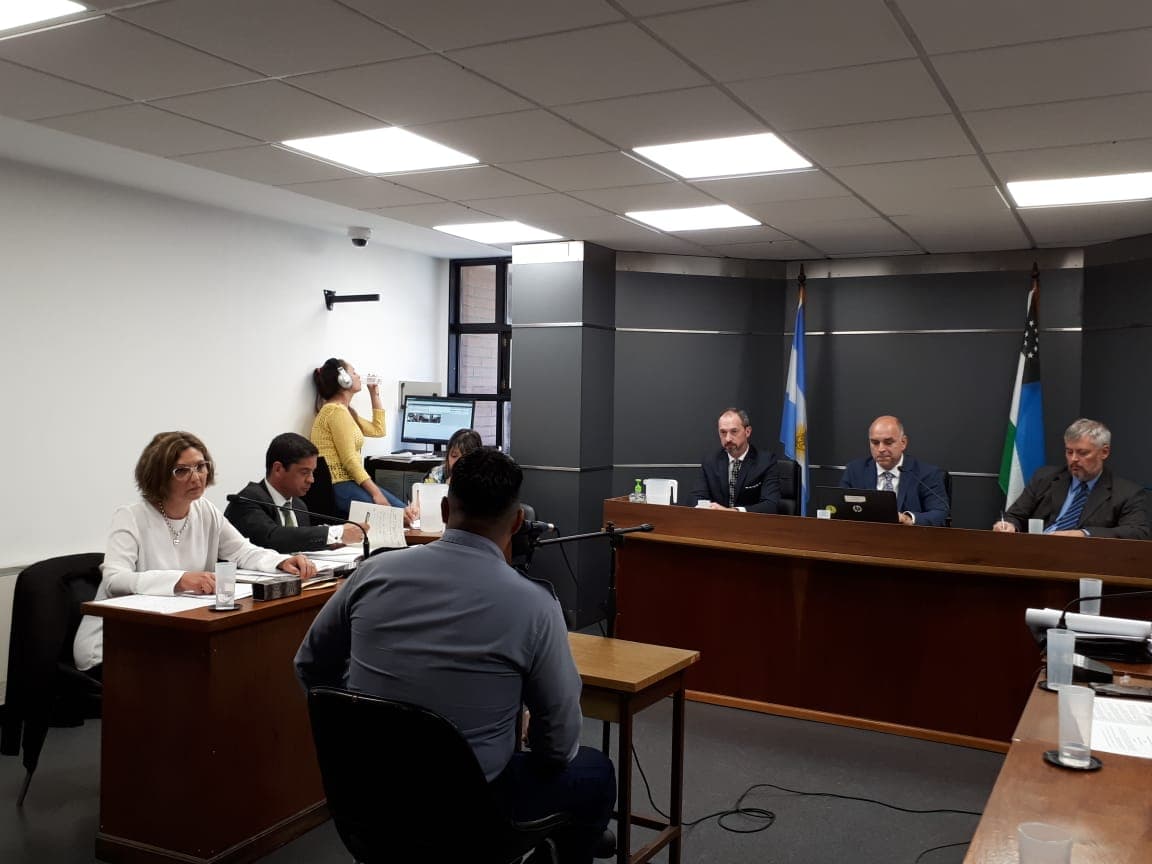 En el juicio abreviado, el imputado debe reconocer el delito y aceptar la pena