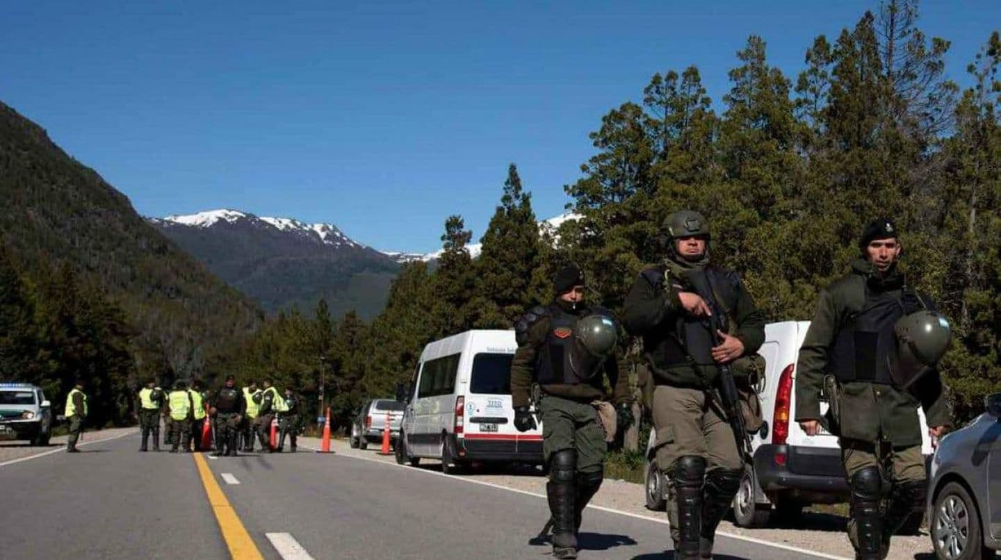 Comenzó el operativo para desalojar un predio tomado por mapuches en Villa Mascardi