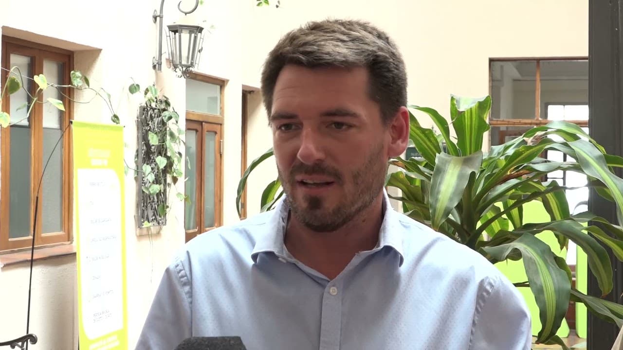 Firmaron contrato para los servicios a 134 lotes del barrio Los Eucaliptos 2 de Viedma
