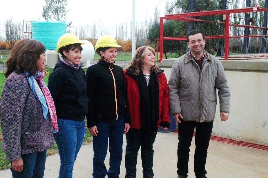 Mujeres trabajarán en las cuadrillas de reparación de veredas de Aguas Rionegrina