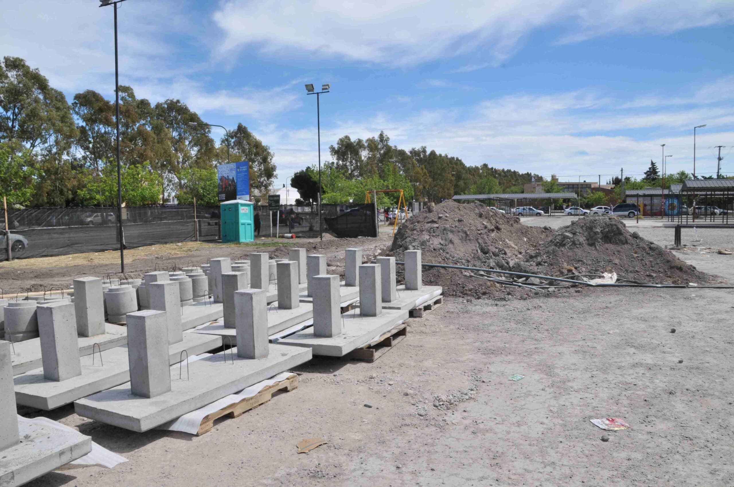 Licitarán obras para la renovación de cinco plazas de Viedma