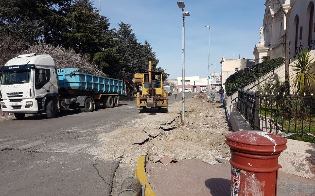 Comenzó en Patagones la obra de semipeatonalización de la calle Comodoro Rivadavia