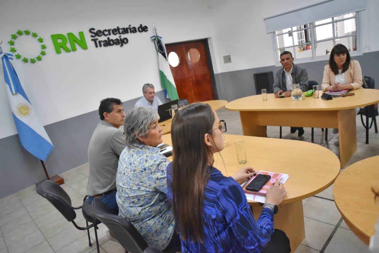 «No queremos bonos ni sumas por agente, y exigimos aumentos al básico» le reitera UnTER al Gobierno