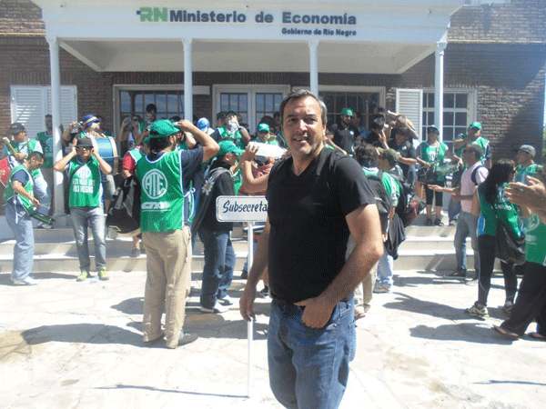 Aguiar da el primer paso para que los gremialistas presenten una declaración jurada de bienes e ingresos