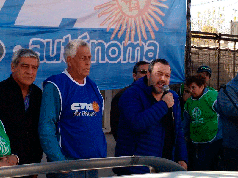 «Hay jueces y fiscales que cobran un doble sueldo, cobran del Estado y de las empresas petroleras»