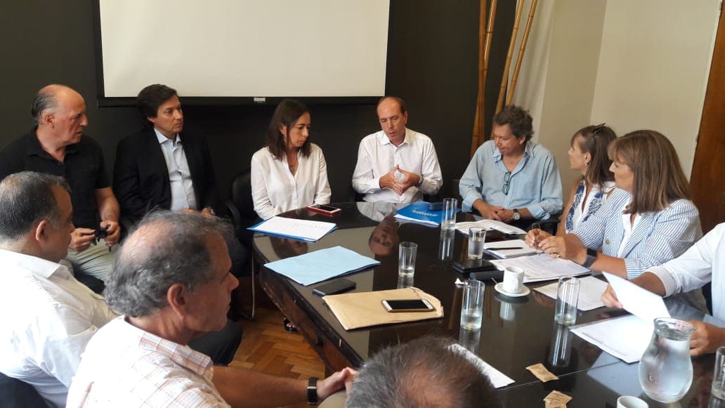 Los defensores del pueblo alertan por incremento en las cuotas de planes de autos