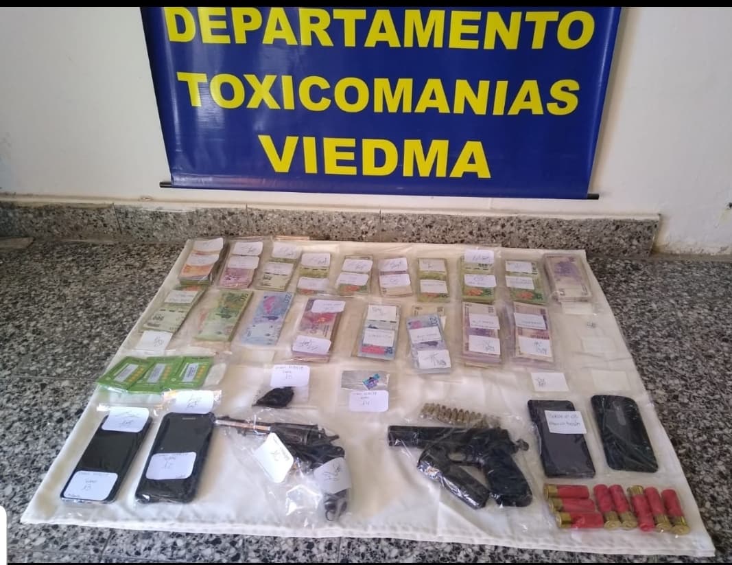 Secuestran drogas, armas y más de 200 mil pesos en un operativo policial